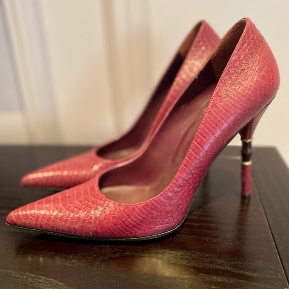 GUCCI SNAKESKIN PUMPS - Picture 1 of 12